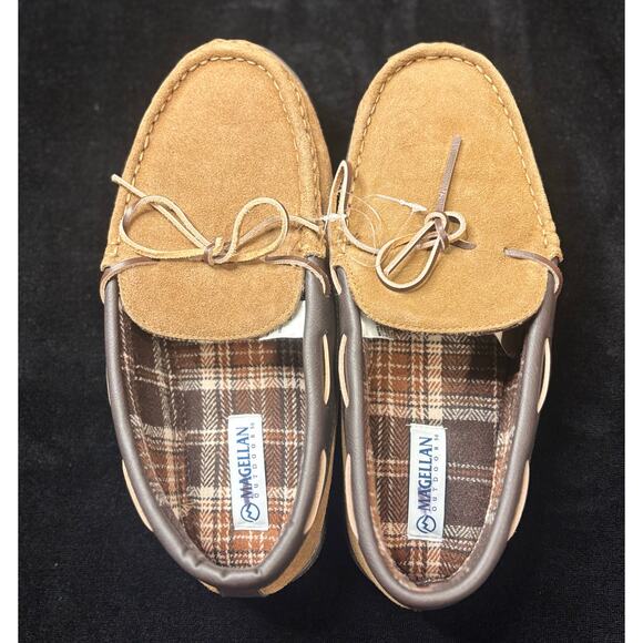Magellan Outdoors Other - Magellan Outdoors Men’s Size 10 Brown Leather Moccasin II Slippers NWTs